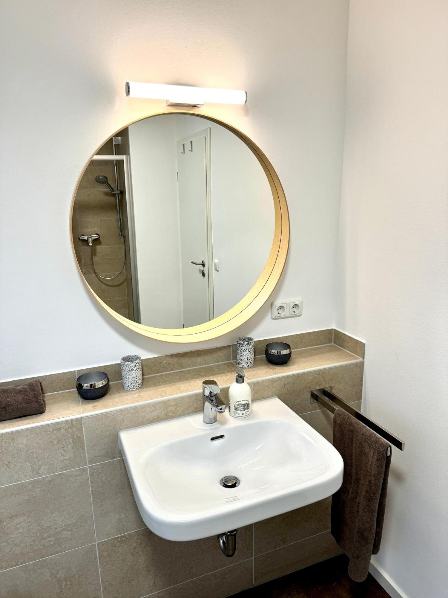 Ferienwohnung "Dream Suite" - Im Coburger Wonderland - Ihr Zuhause Auf Zeit! Luaran gambar